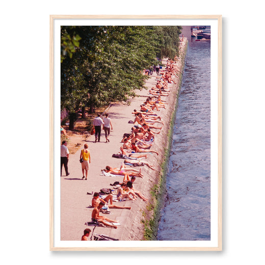 Sunbathing on the Seine