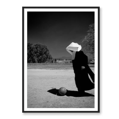 Nun Plays Futbol